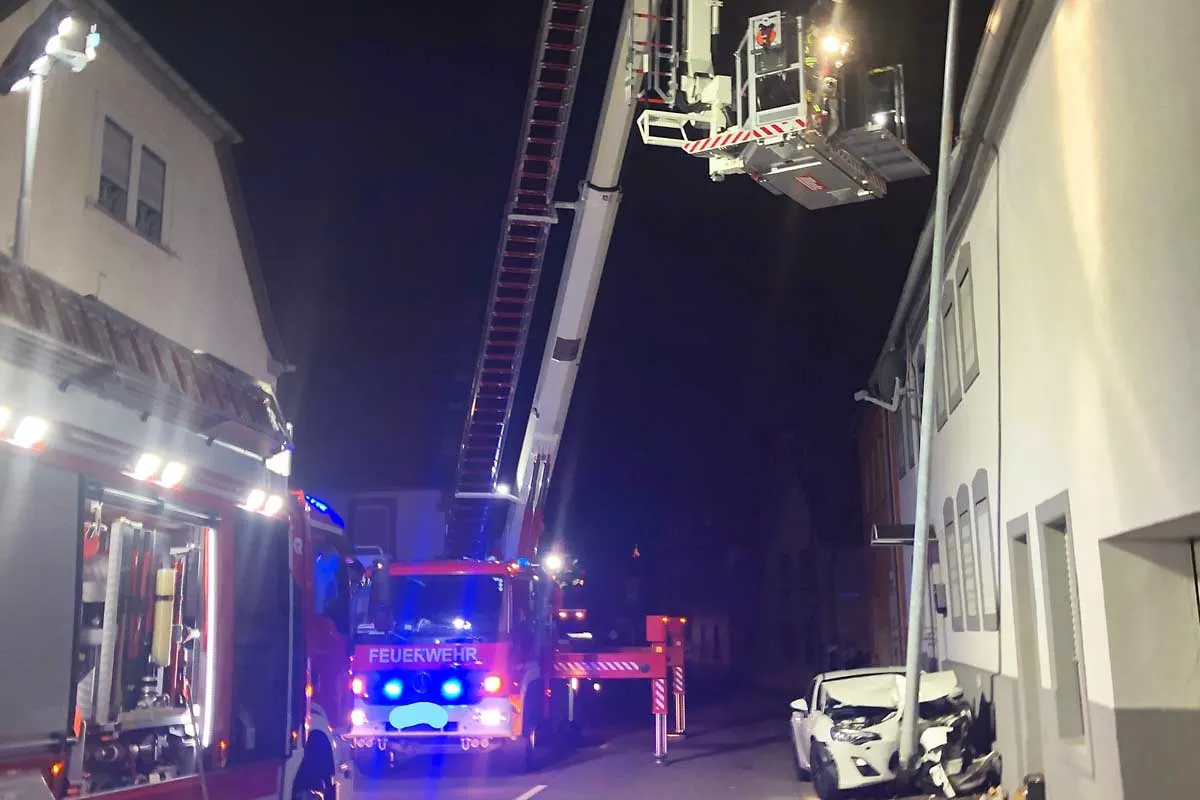 Zweibrücken - Verkehrsunfall mit zwei Verletzten und hohem Sachschaden