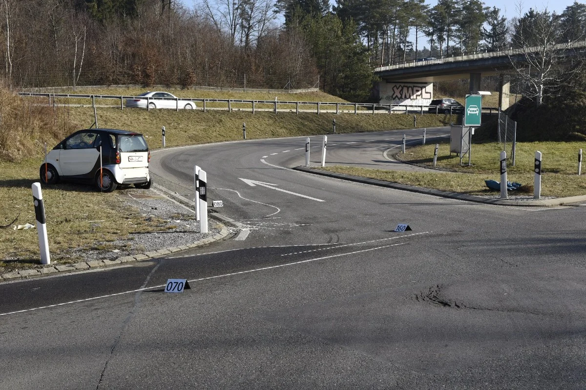Henggart ZH - Frau bei Verkehrsunfall verletzt