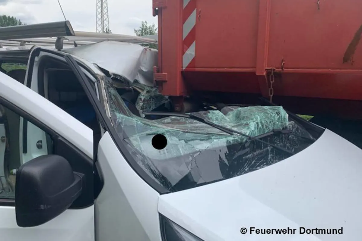 Dortmund – Schwerer Verkehrsunfall auf der OWIIIa