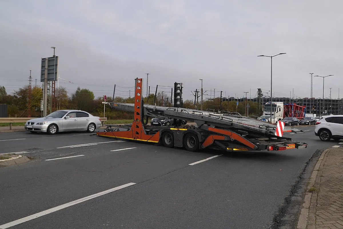 Bremerhaven - Sperrung nach Unfall im Hafen