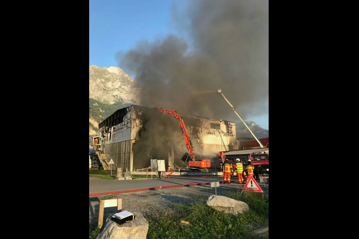 Altdorf UR - Lösch- und Aufräumarbeiten dauern an