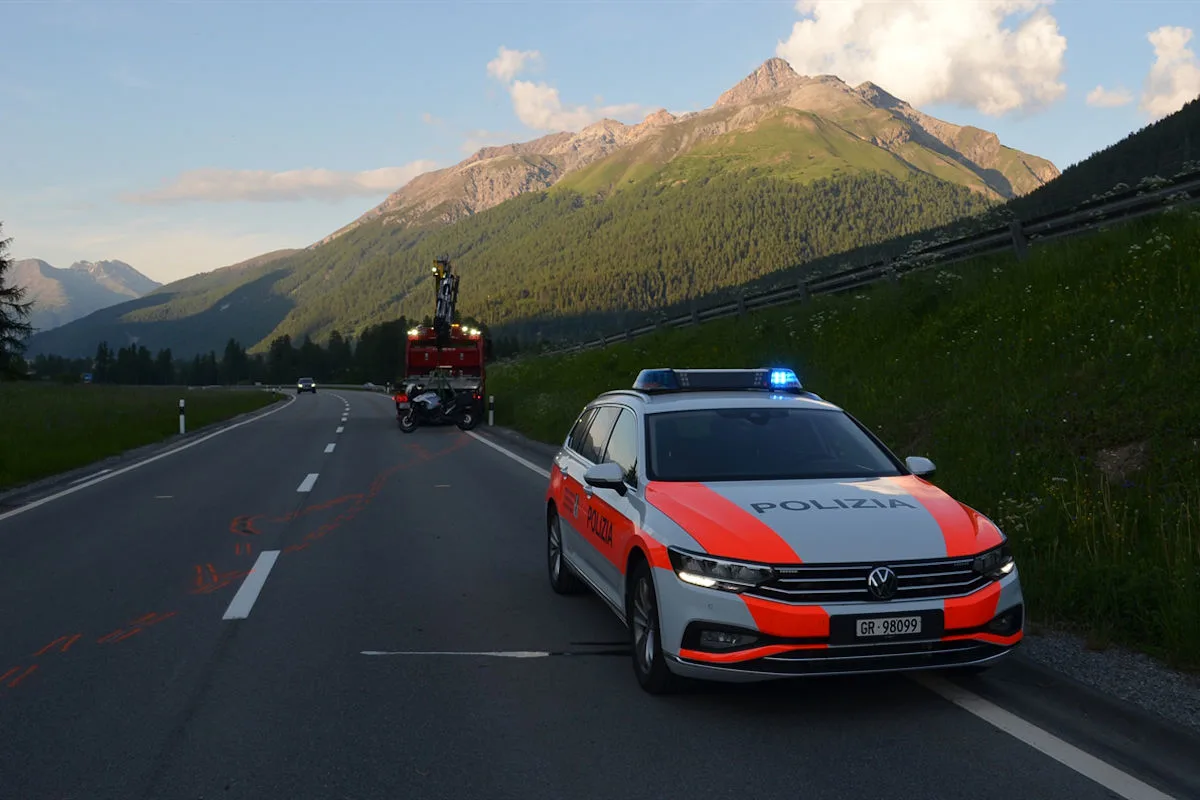 Unfall in S-chanf GR – Motorradfahrer verletzt sich bei Sturz