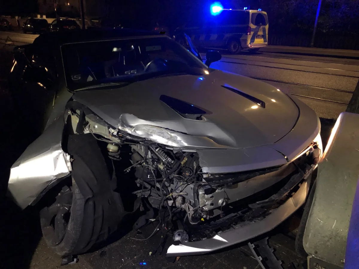 Bielefeld – Geliehenen Camaro geschrottet