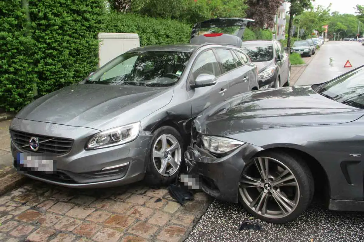 Bremerhaven - 25-jähriger Fahrer verursacht Unfall unter Drogen