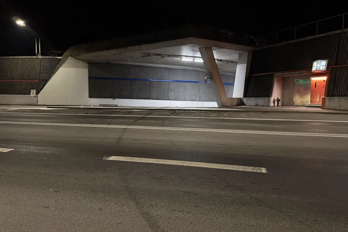 Schaffhausen – Lenker flüchtet nach Unfall auf der A4