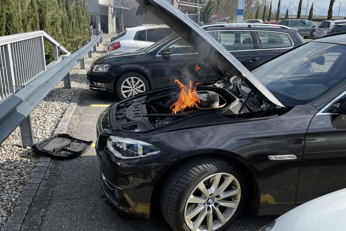 St.Margrethen SG - Auto fängt Feuer