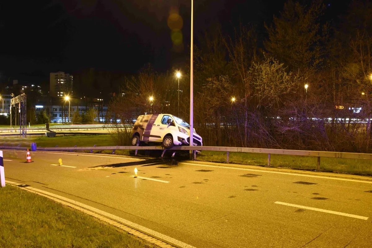 St. Gallen SG - Fahrunfähiger Autofahrer verunfallt