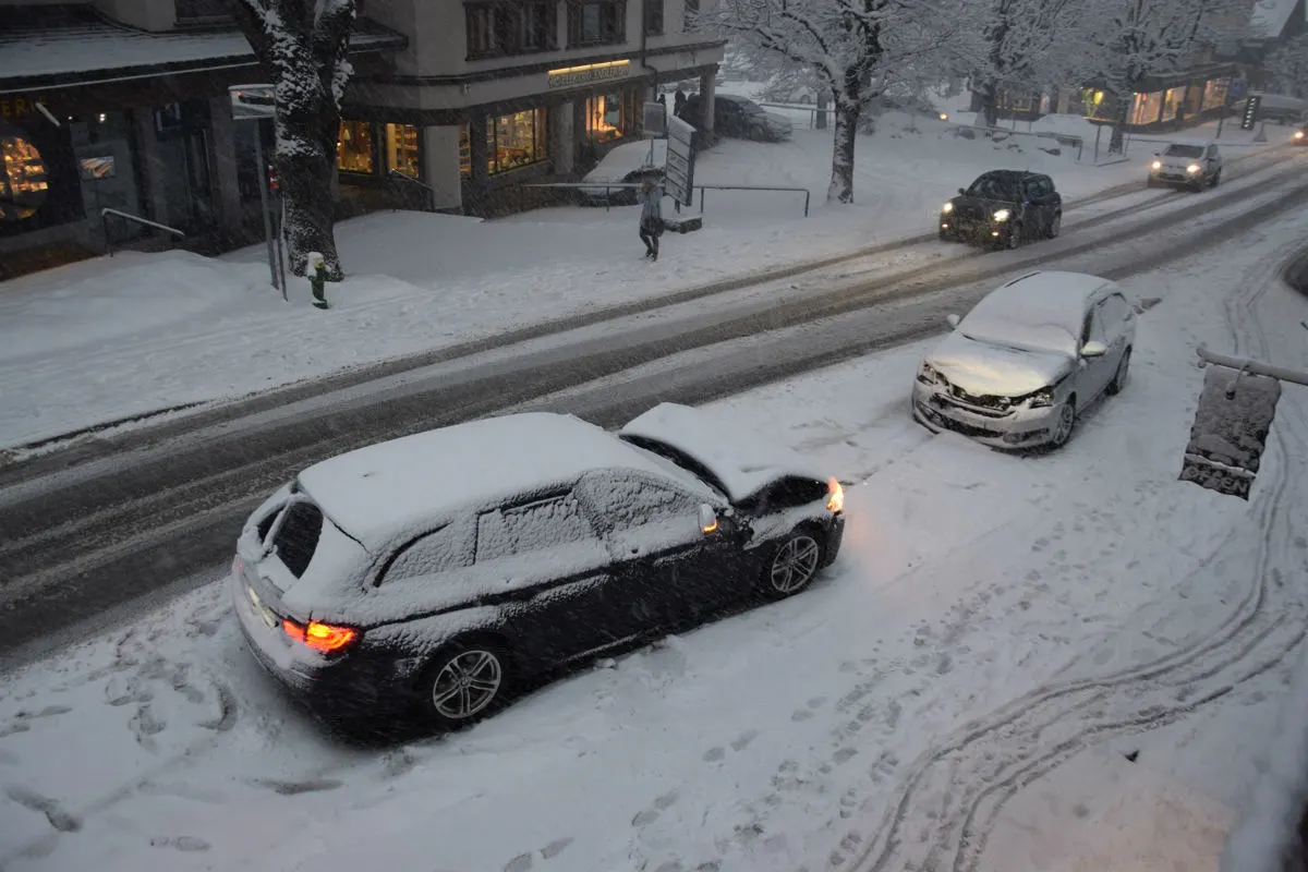 Klosters GR - Frontalkollision fordert vier Leichtverletzte