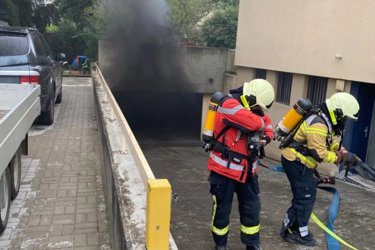 Allschwil BL - Brand in einer Einstellhalle – grosser Sachschaden entstanden