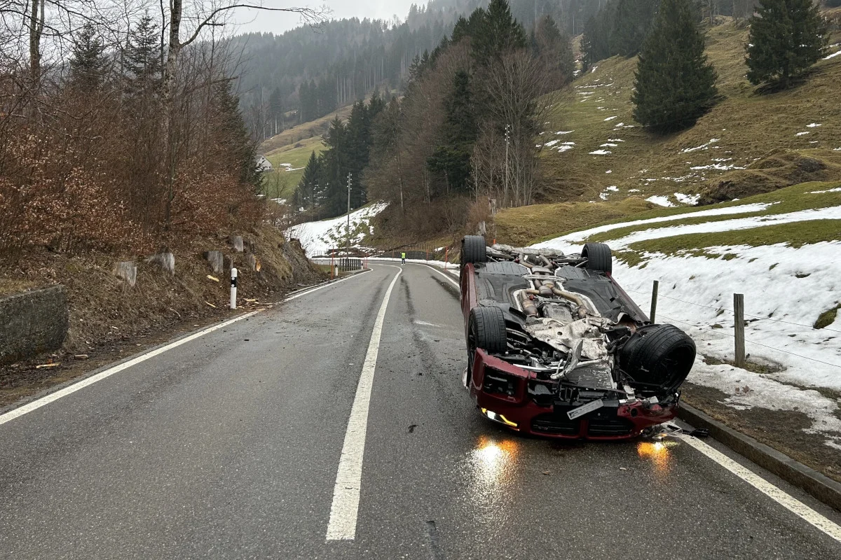 Urnäsch AR – Probefahrt mit BMW endet mit Unfall