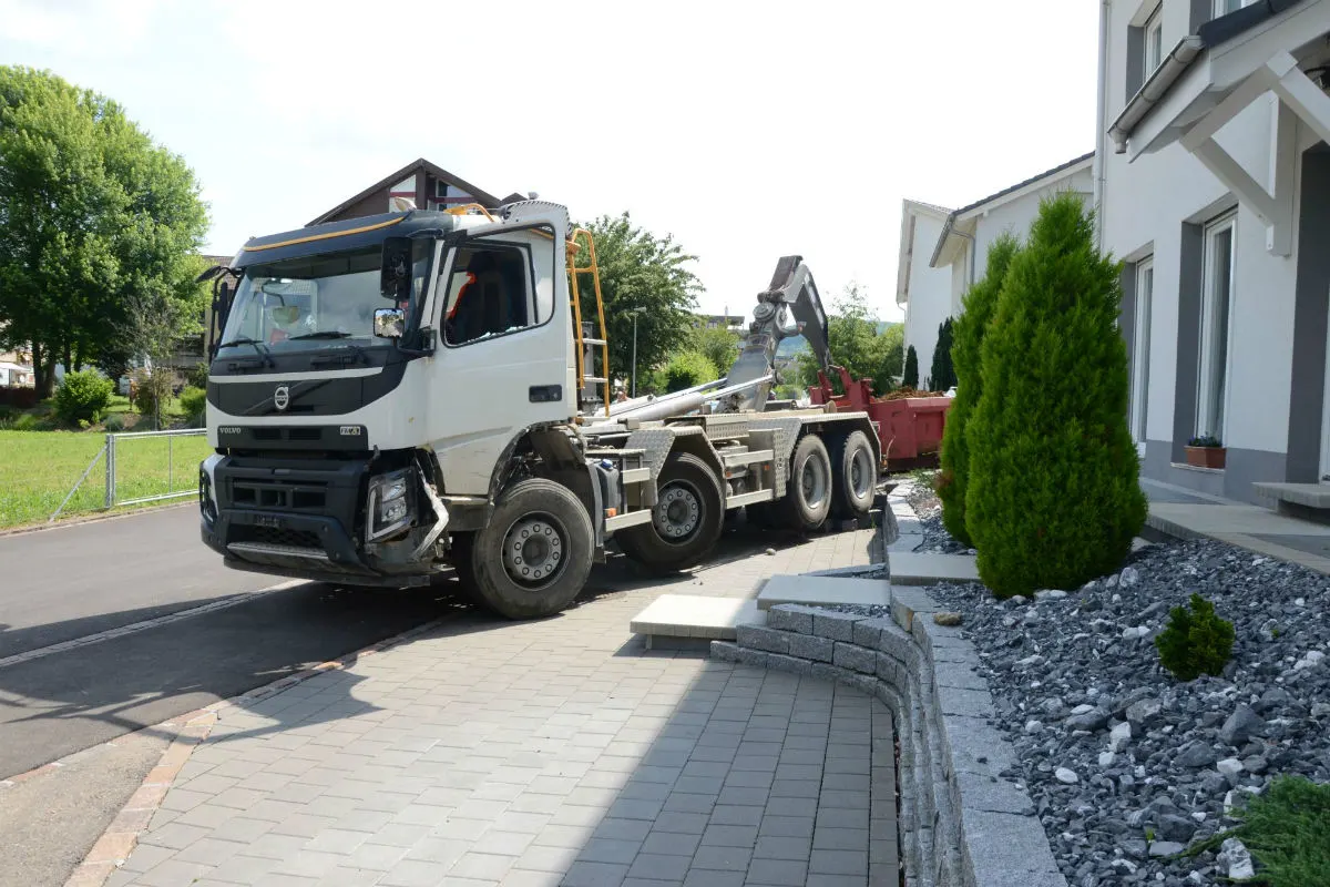Gelterkinden BL - Lastwagen macht sich selbständig