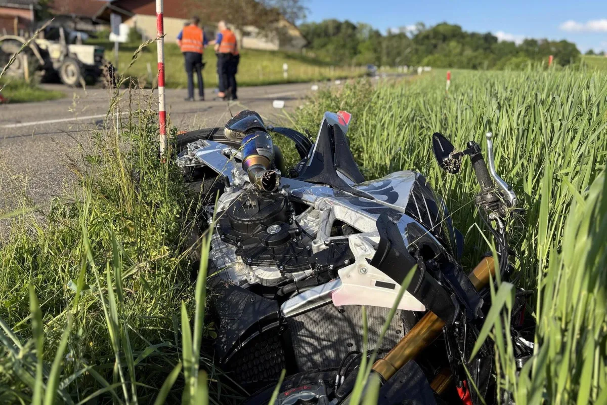 Schwerer Unfall in Riedikon ZH – Strasse gesperrt
