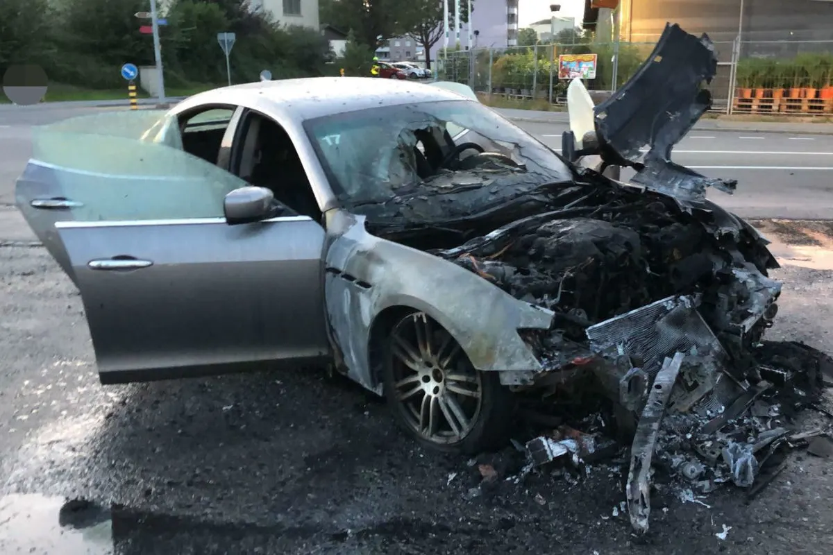 St. Margrethen SG -  Auto in Flammen aufgegangen