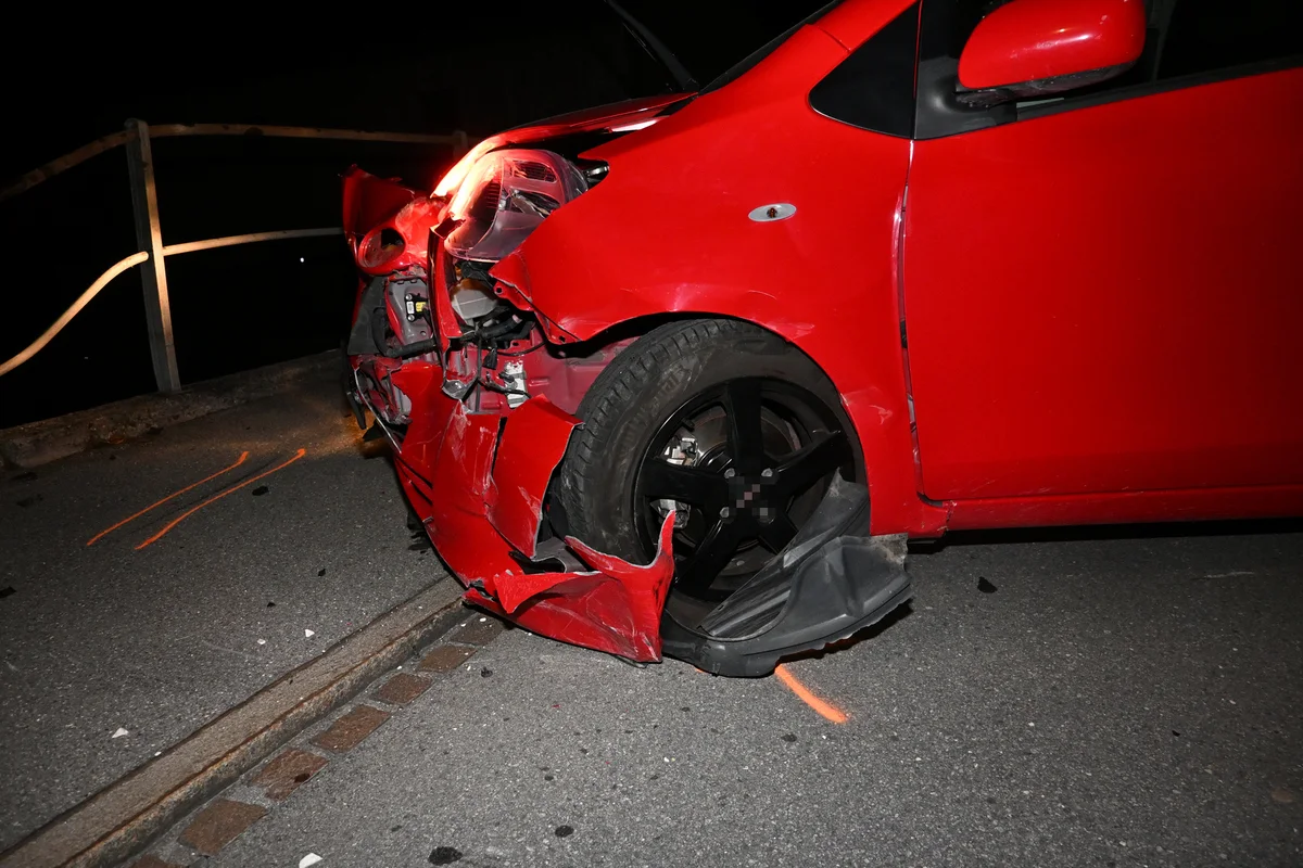 Unfall in Gamprin FL – Alkoholisierter Lenker prallt gegen Zaun