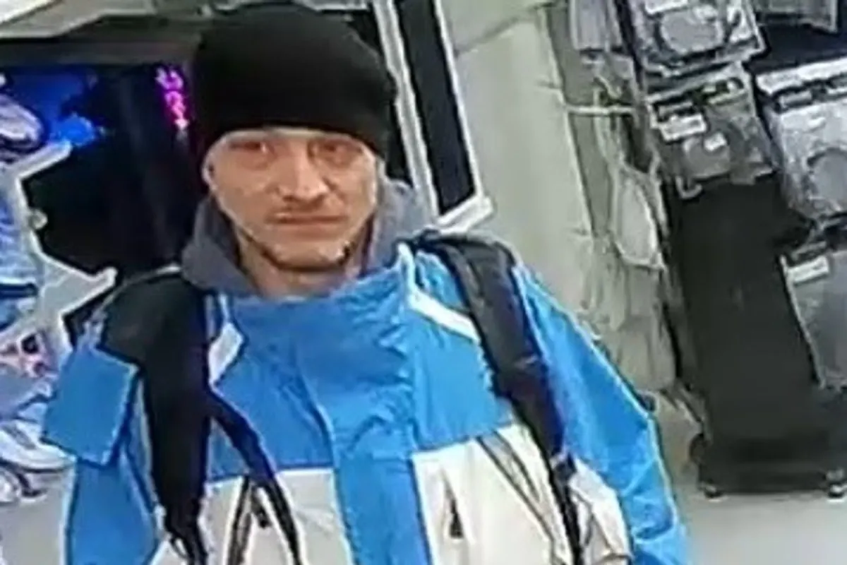 Düsseldorf - Bankkartenbetrug - Wer kennt diesen Mann? 