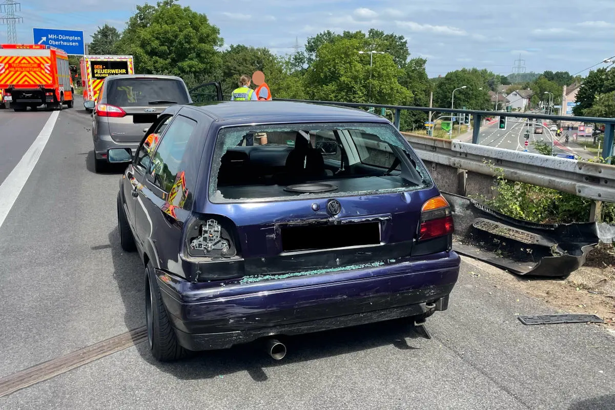A40 Mülheim an der Ruhr – Schwerer Verkehrsunfall mit drei verletzten Personen auf der Autobahn