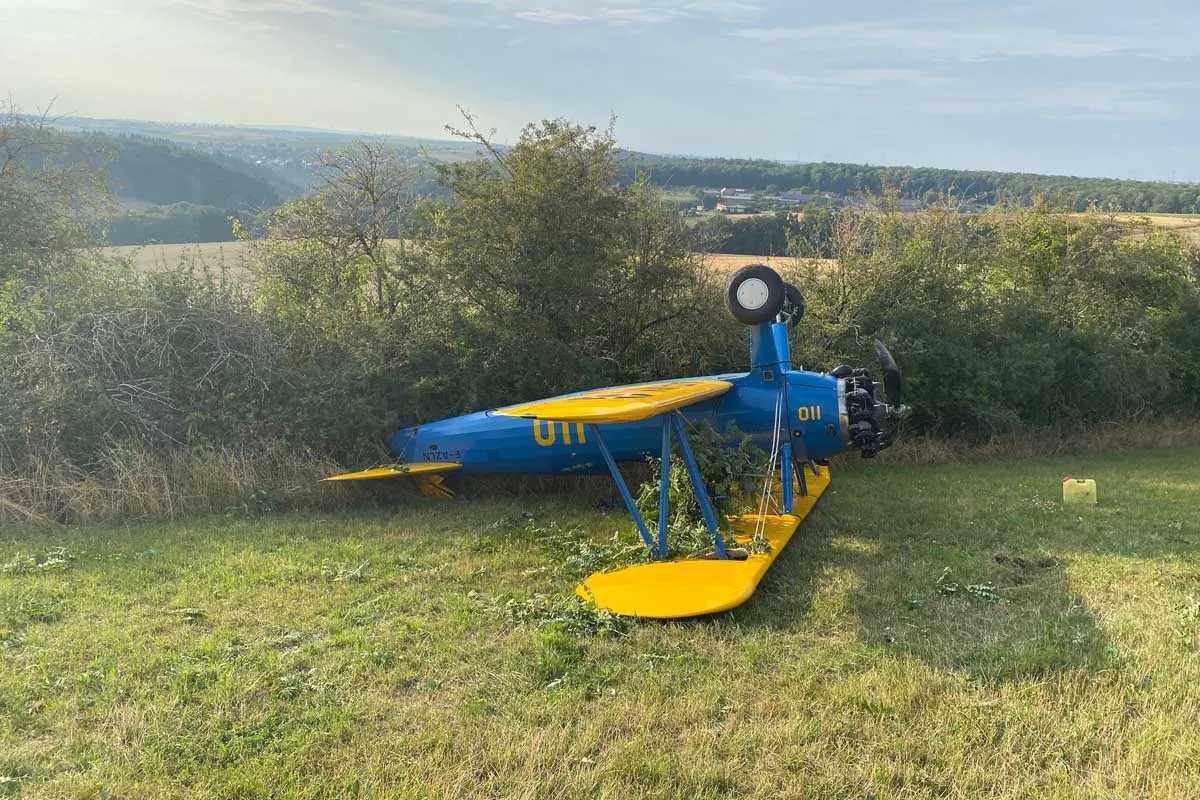 Rieschweiler-Mühlbach - Oldtimer-Kleinflugzeugunfall auf Flugplatz 