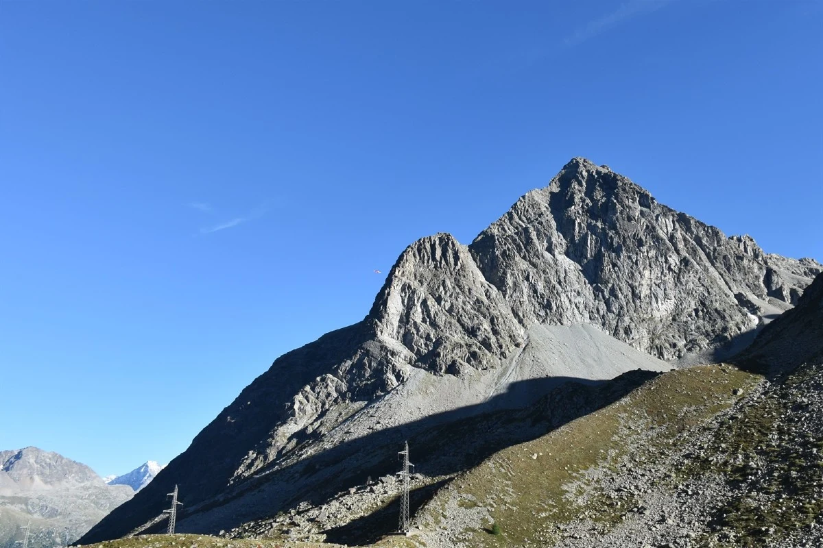 Drama in Silvaplana GR - Alpinist stürzt rund dreissig Meter in die Tiefe - tot