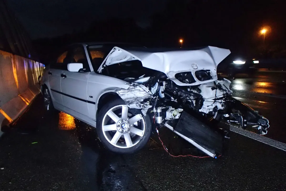 A1/Neuenhof AG - Junger Lenker verliert Herrschaft über Auto
