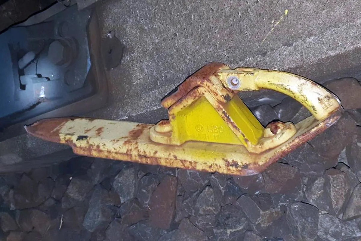 Kirchhain - Zug überfährt Hemmschuh !
