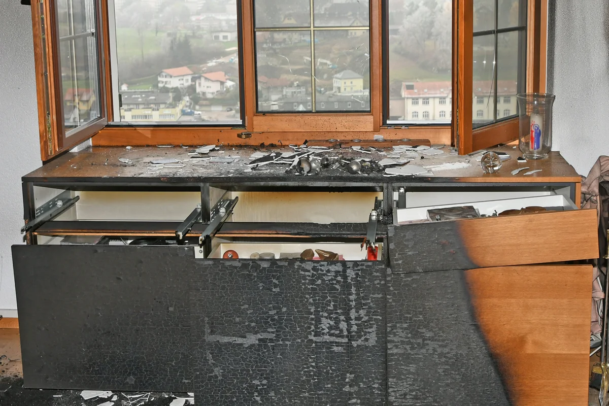 Zwei Verletzte in Herisau AR - Adventskranz in Brand geraten!