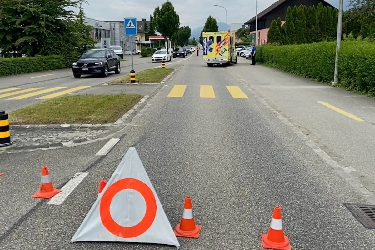 Selzach SO - Fussgängerin von einem Auto erfasst