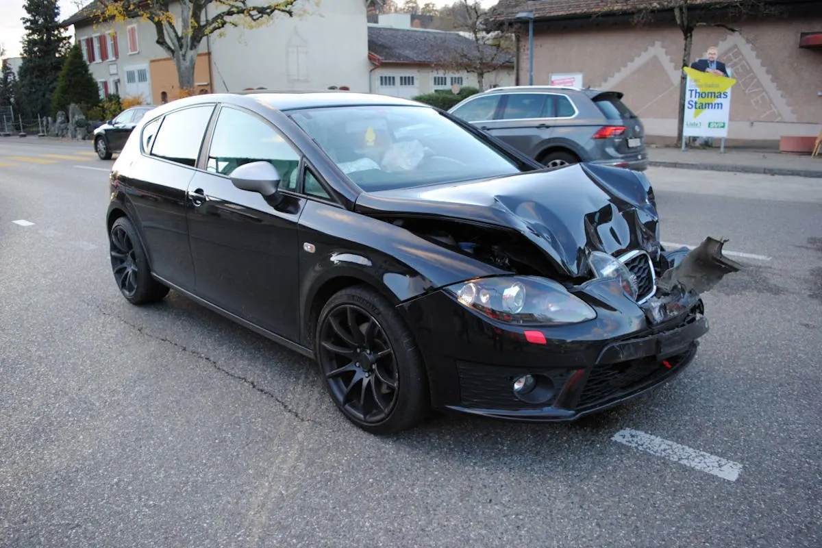 Unfall in der Stadt Schaffhausen – Heftige Auffahrkollision vor Fussgängerstreifen