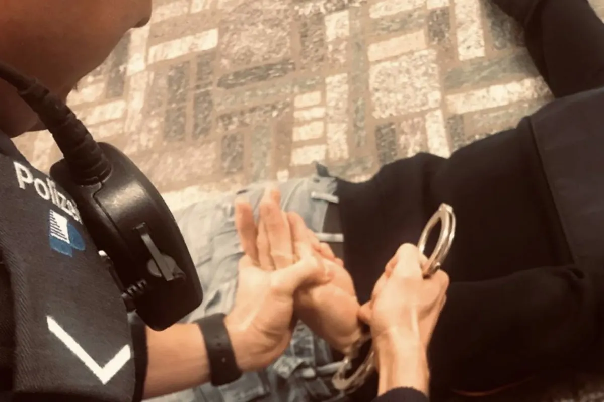 Uster ZH - Trickdieb von der Polizei gefasst