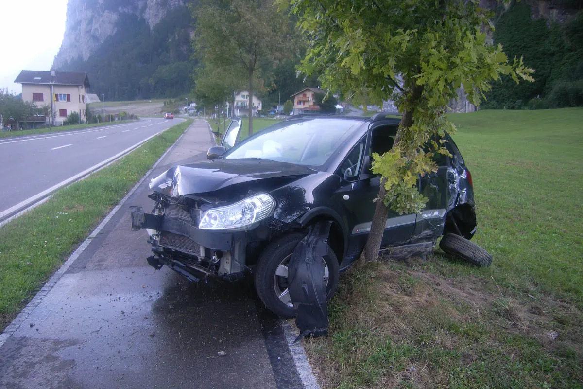Erstfeld UR - Selbstunfall mit hohem Sachschaden