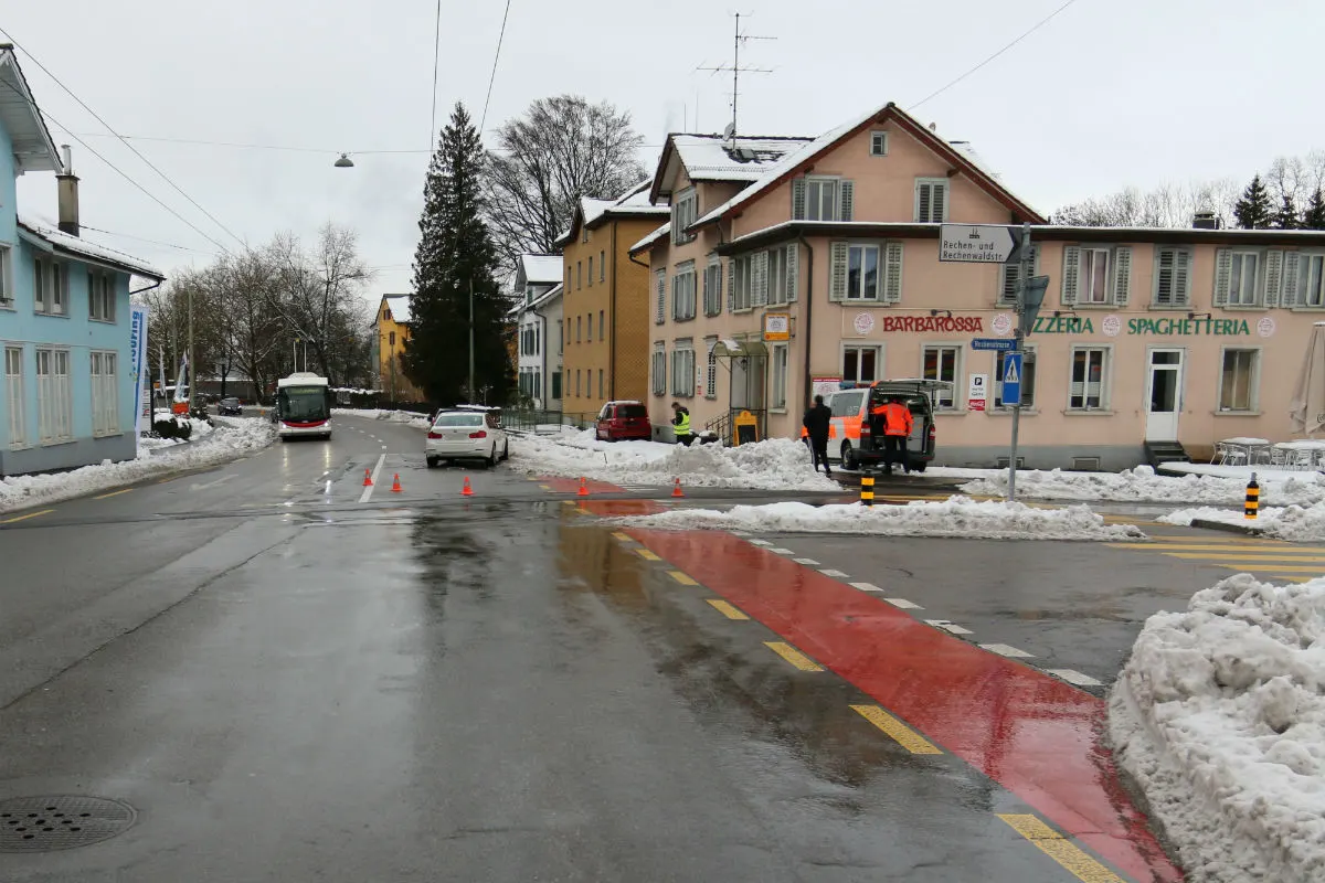 St. Gallen SG - Hoher Sachschaden nach Auffahrunfall