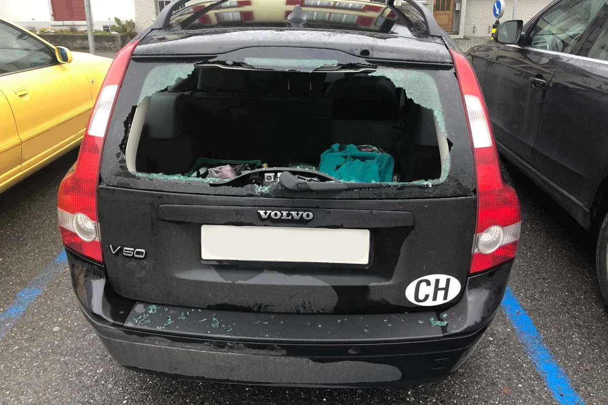 Zeugenaufruf Rebstein SG - Vandalen beschädigen Autos