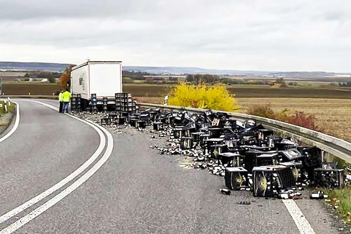  Bad Nauheim - Verlorene Bierkästen sorgen für Sperrung der Autobahnauffahrt