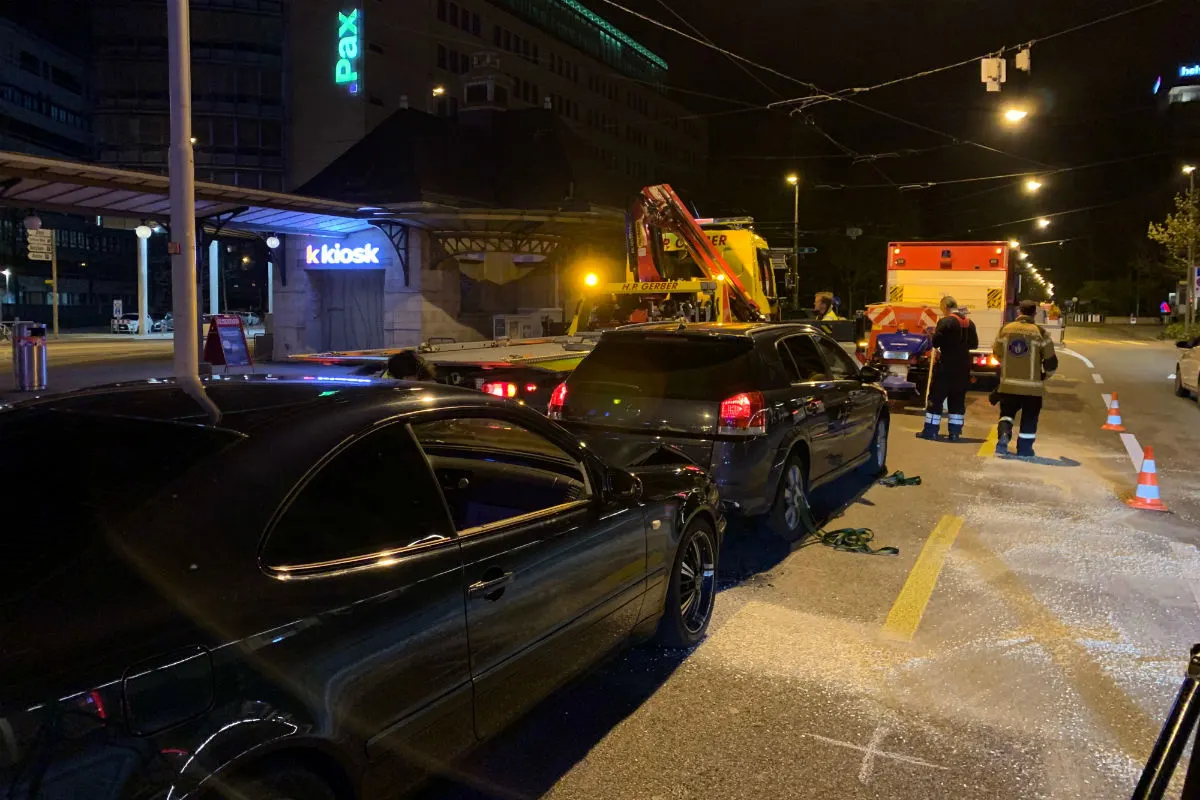 Basel BS - Crash zwischen zwei Personenwagen - Zeugenaufruf