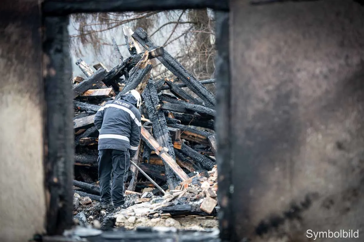 Nänikon ZH - Kellerbrand verursacht grossen Sachschaden