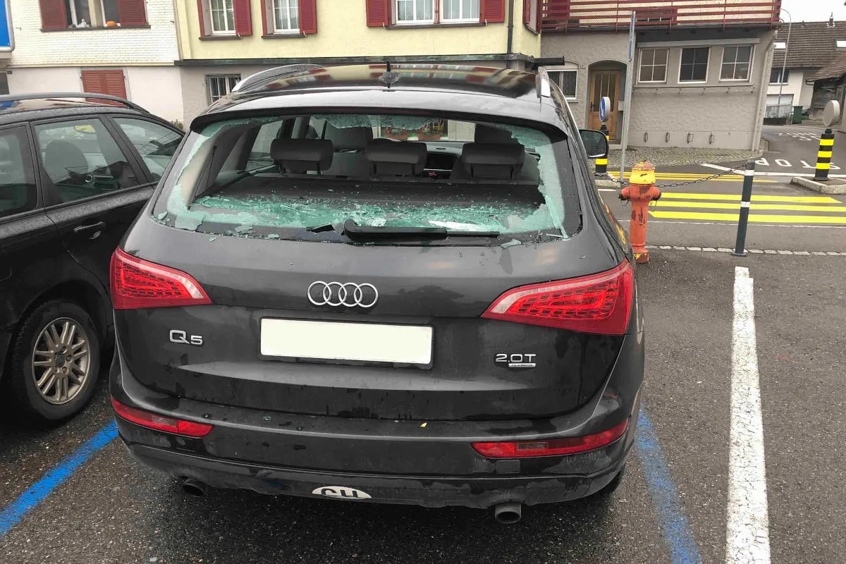Zeugenaufruf Rebstein SG - Vandalen beschädigen Autos