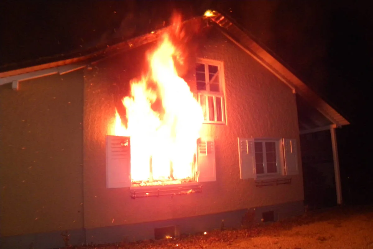 Neukirch-Egnach TG - Haus in Vollbrand geraten