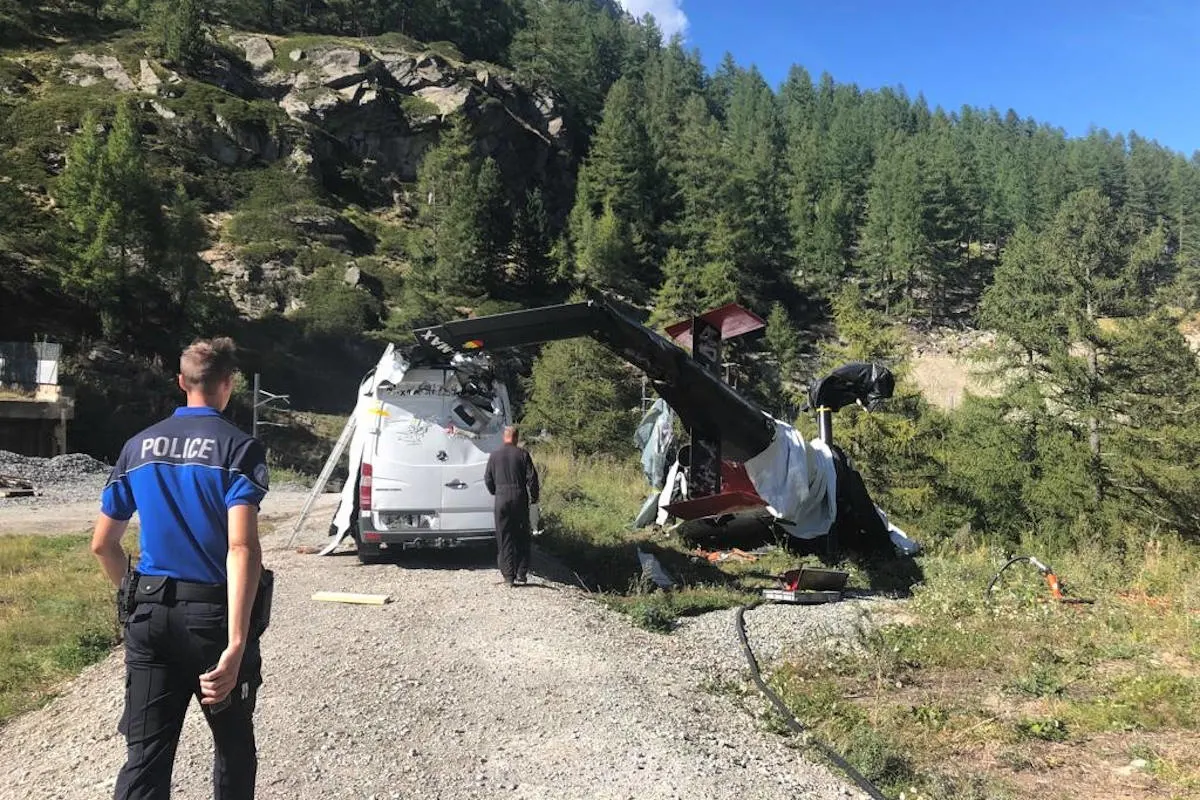 Flugunfall Zermatt VS – Transport-Helikopter abgestürzt
