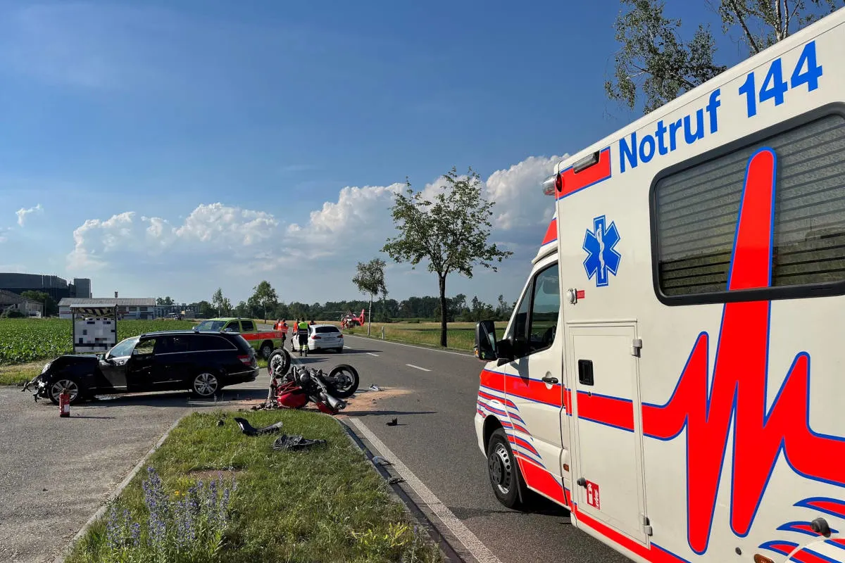 Rümlang ZH – Schwer verletzter Motorradfahrer nach Frontalkollision