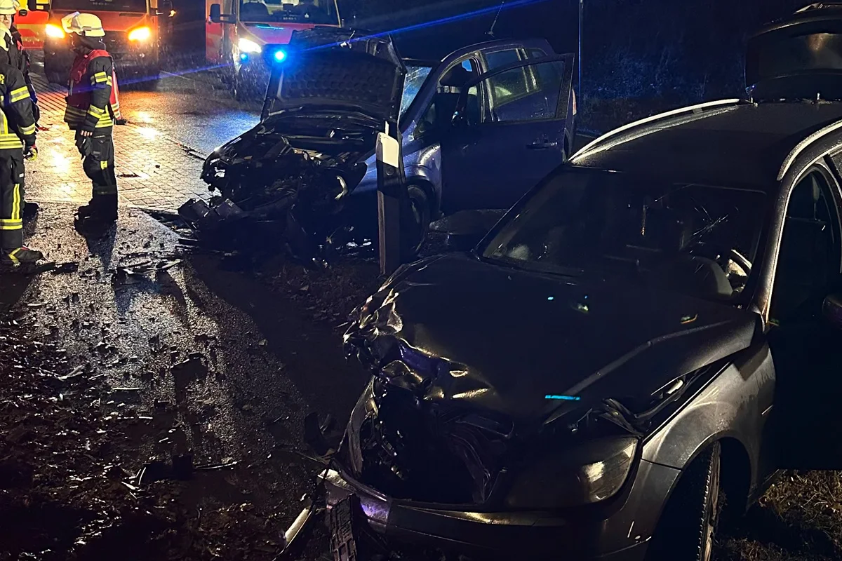 Aurich – Zwei Verletzte nach Verstoß gegen Vorfahrt
