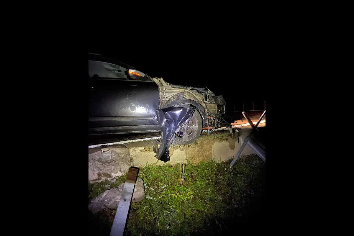Heftiger Unfall in Realp UR – Selbstunfall mit Personenwagen – eine Person verletzt