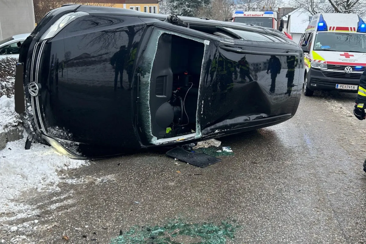 Unfall in Katsdorf – Autofahrerin erfasst Kind auf Gehsteig