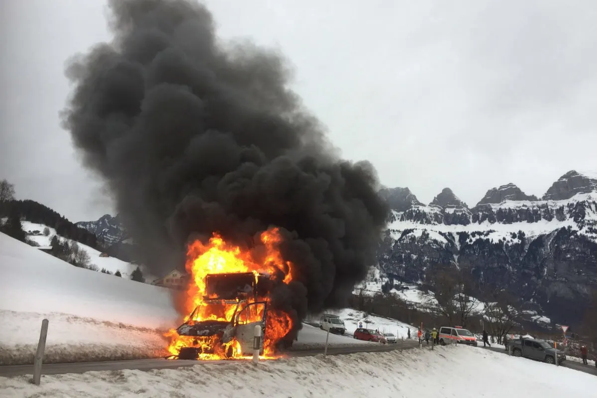 Flumserberg Bergheim SG - Lieferwagen ausgebrannt