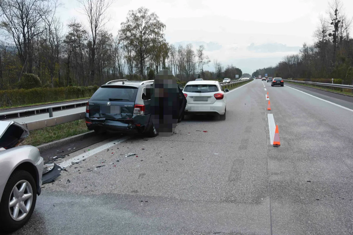 Sevelen SG - Zwei Verletzte bei Auffahrunfall