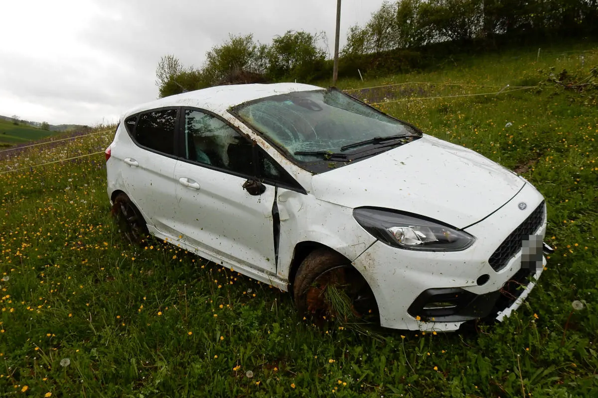 Herznach AG - Auto überschlagen