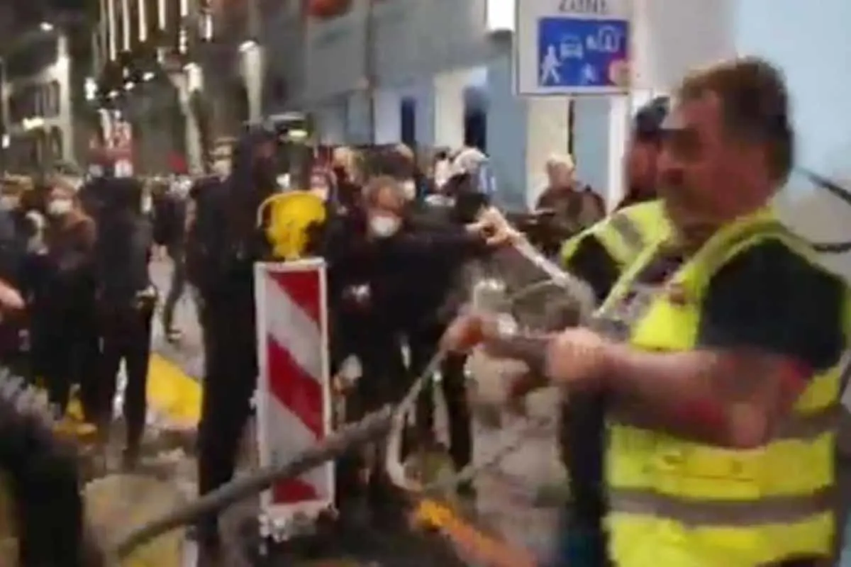 Bern - Angriff auf Security-Team bei Kundgebung gegen die Corona-Massnahmen