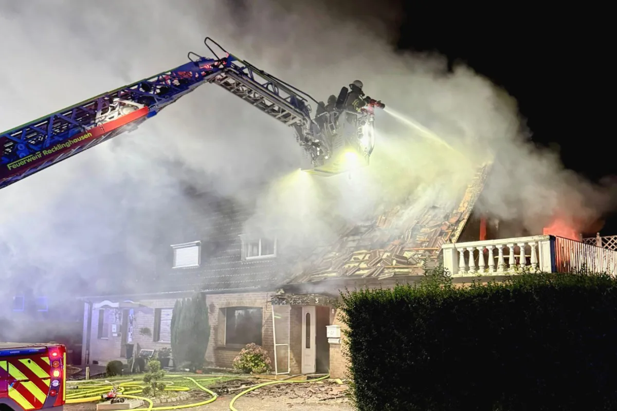 Recklinghausen NW – Schwerstverletzter bei Brand in Einfamilienhaus
