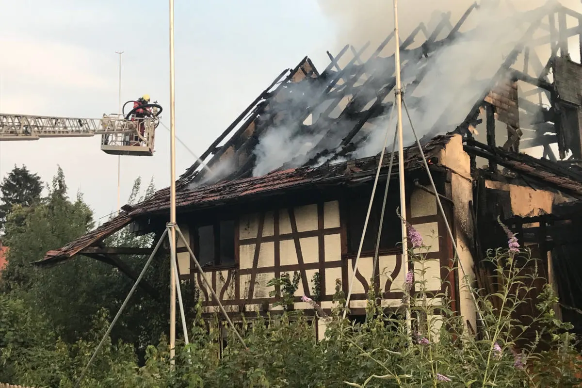 Bassersdorf ZH - Brand in Altliegenschaft - Zeugenaufruf
