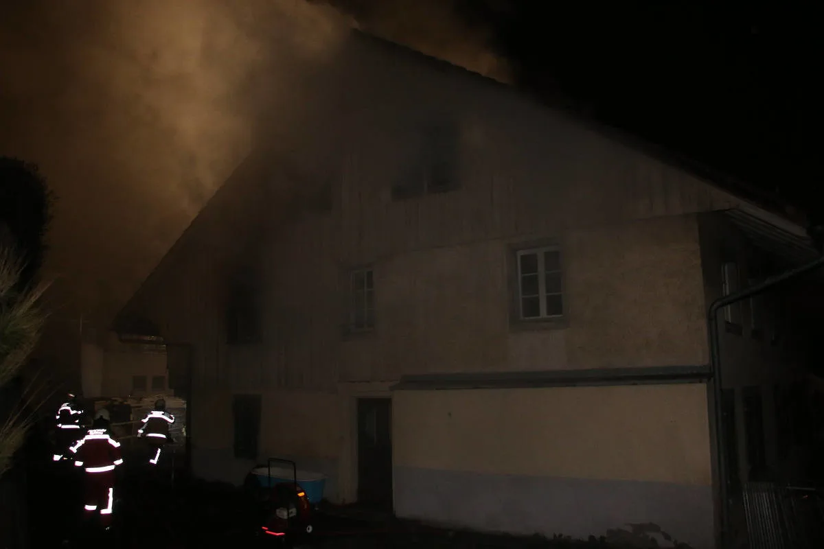 Opfikon ZH - Brand in Mehrfamilienhaus