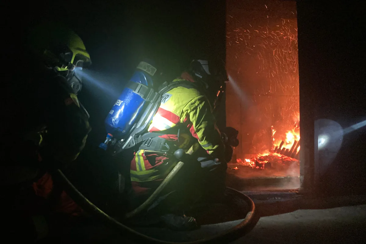 Kanton Uri – Feuerwehrkurse zu Einsätzen bei Waldbränden und Elektroautos