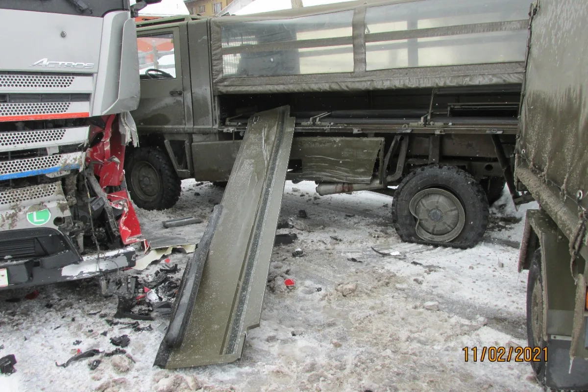 Filzbach GL - Strasse zum Kerenzerberg nach Unfall gesperrt